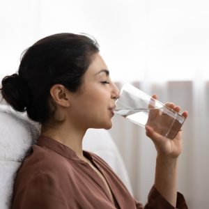 Apakah Minum Air Hangat Bisa Menurunkan Kadar Kolesterol