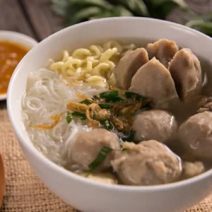 Bakso sebagai makanan berbahan dasar Daging merah, sehingga bolehkah bakso dikonsumsi penderita darah tinggi?